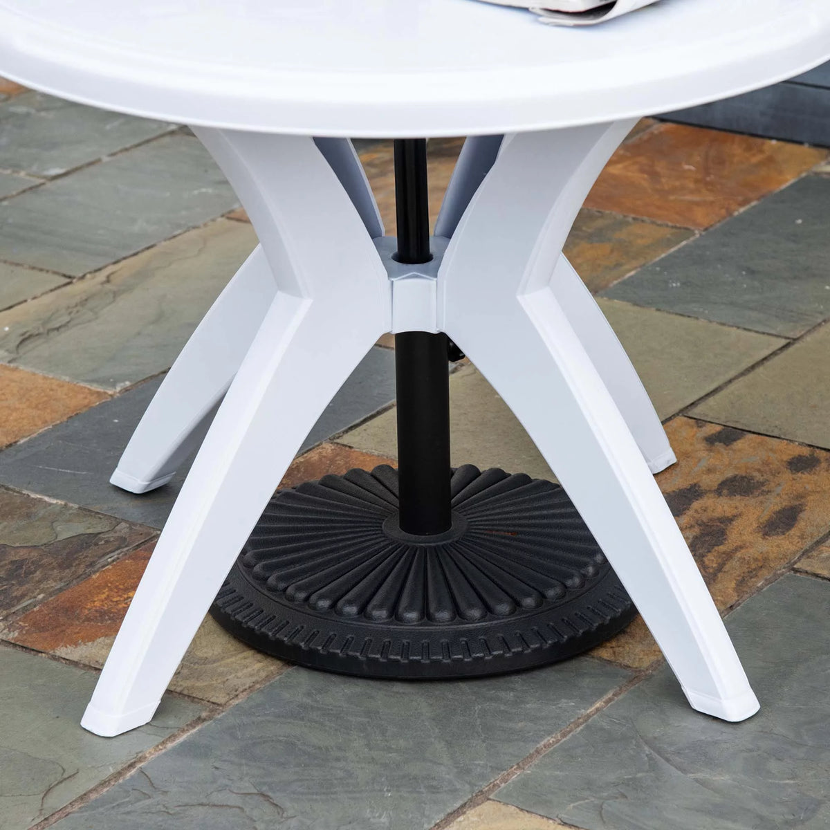 Round Plastic Patio Table with Umbrella Hole Q652